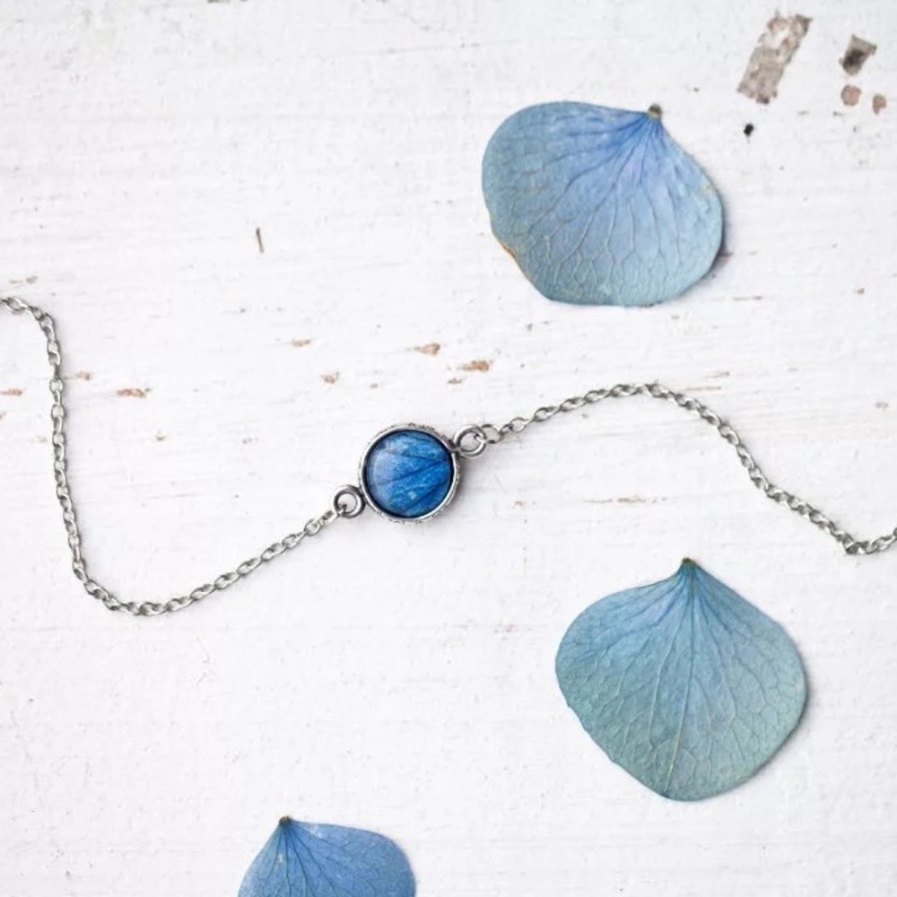 Acrylic bracelet in silver