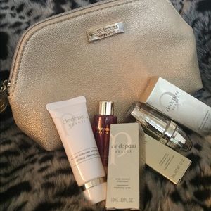 CLÉ DE PEAU BEAUTÉ MAKEUP CASE WITH SAMPLES