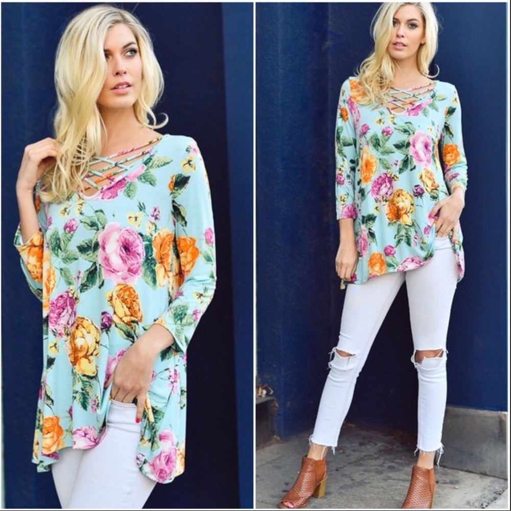 🆕1 LEFT🔥Mint floral tunic 🎊HP BEST IN BOUTIQUES - Picture 2 of 6