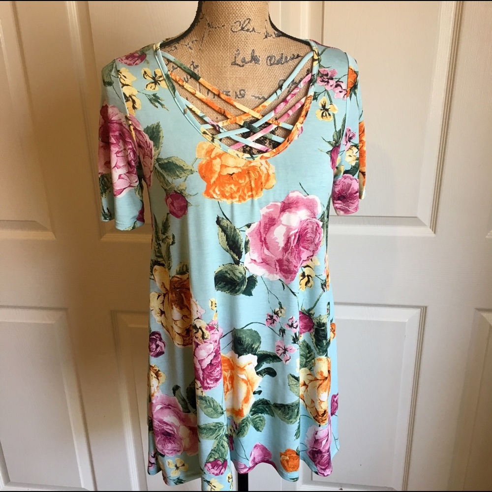 🆕1 LEFT🔥Mint floral tunic 🎊HP BEST IN BOUTIQUES - Picture 4 of 6