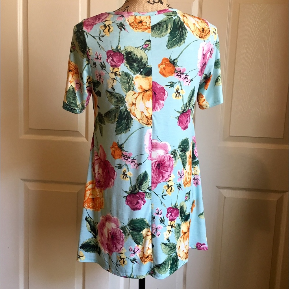 🆕1 LEFT🔥Mint floral tunic 🎊HP BEST IN BOUTIQUES - Picture 5 of 6