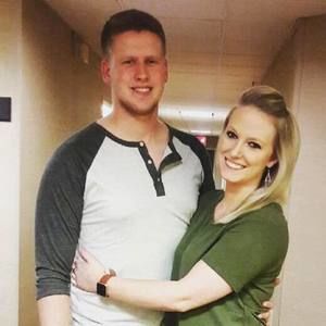 Meet your Posher, Hollie