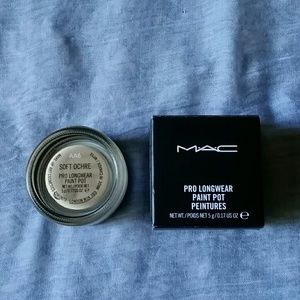 MAC Paint Pot AA6 Soft Ochre