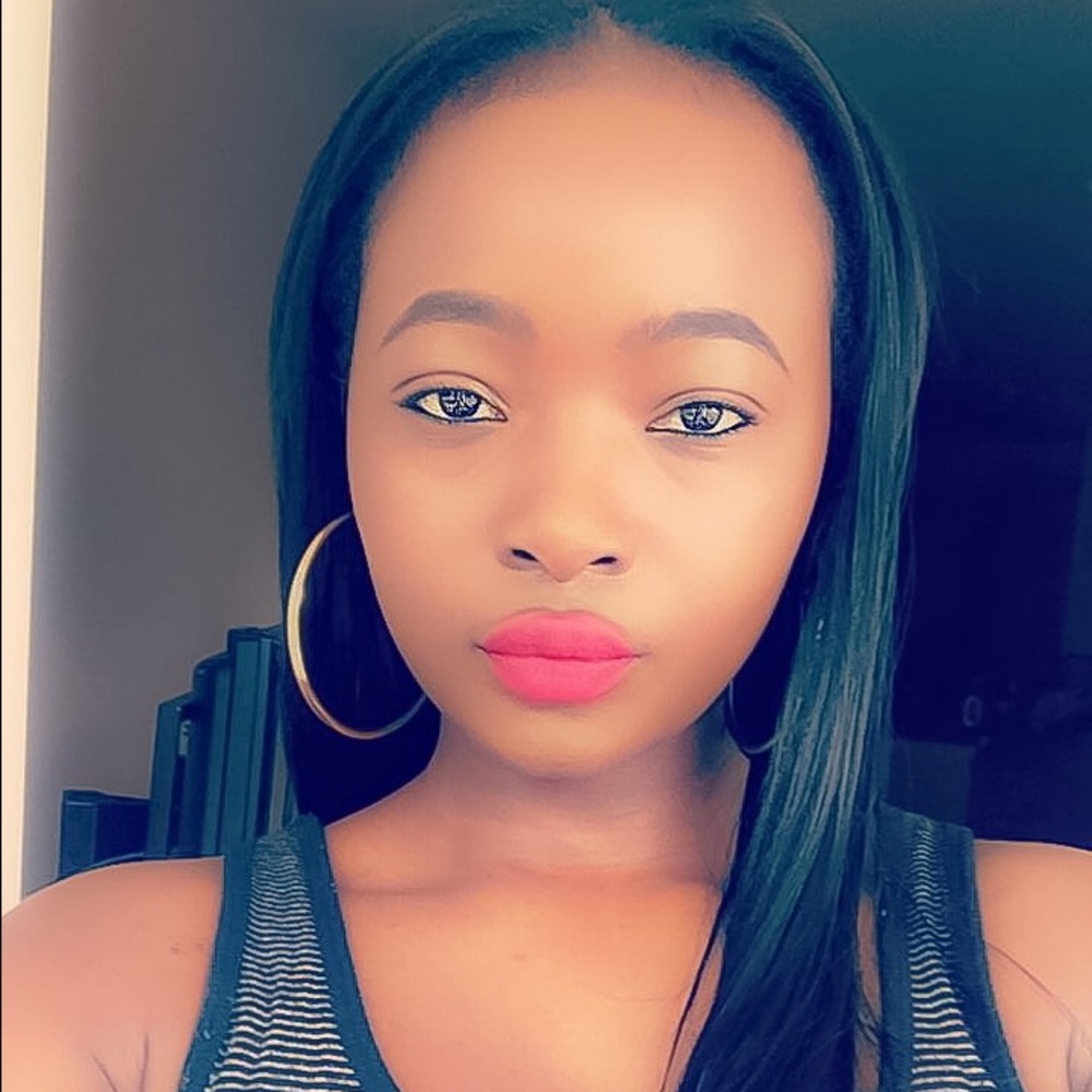 Meet your Posher, Moisama