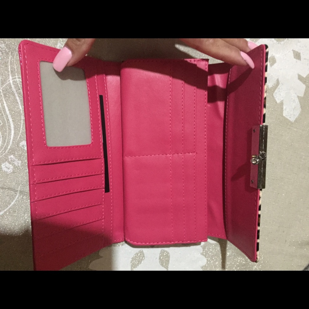Wallet - Picture 2 of 3
