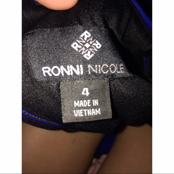 Dress - Picture 3 of 3