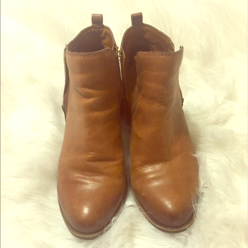 Lucky Brand ankle booties size 8