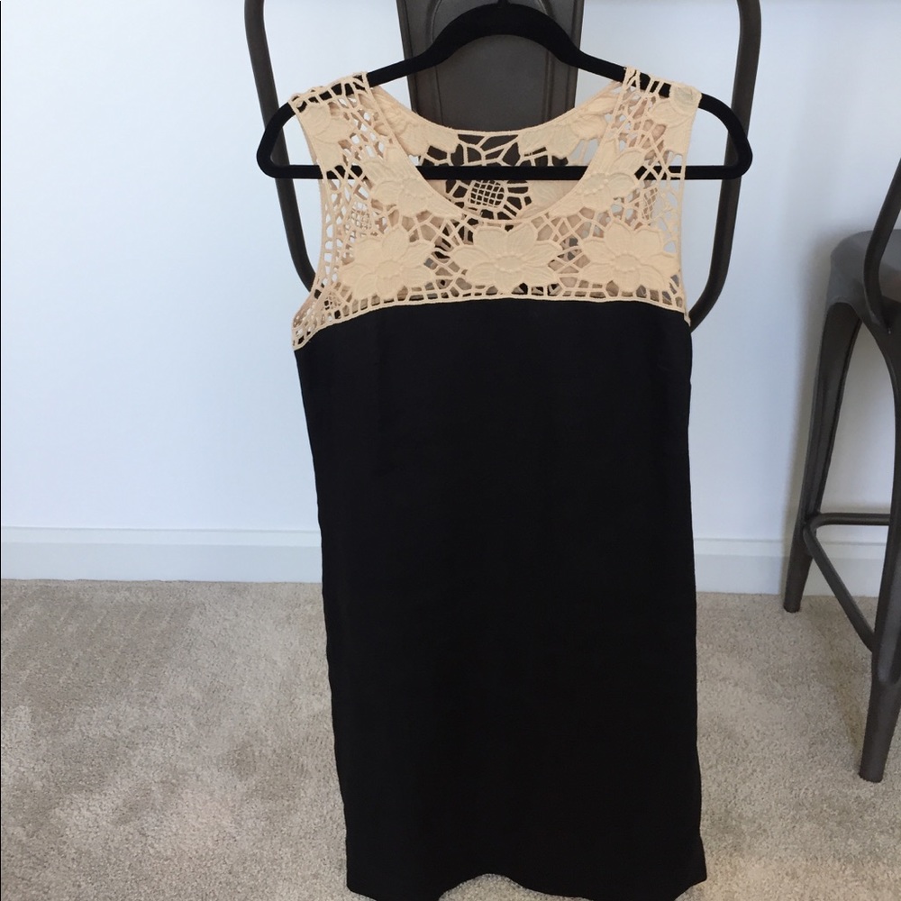 Ann Taylor LOFT Black Linen Dress w floral detail