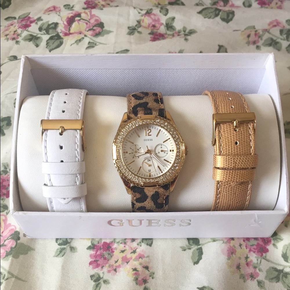 GUESS genuine leather watch with two bands