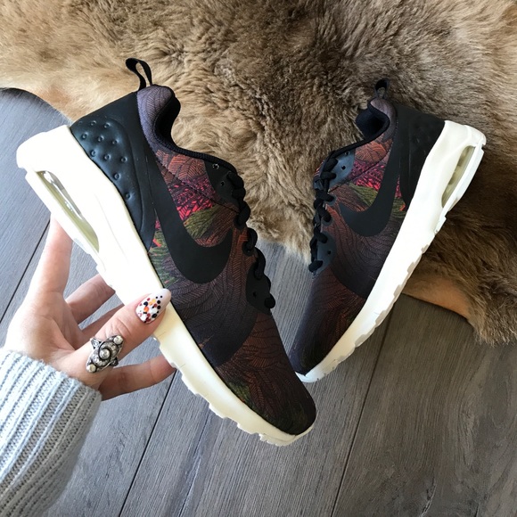 Nike Shoes - NWT Nike Air Max