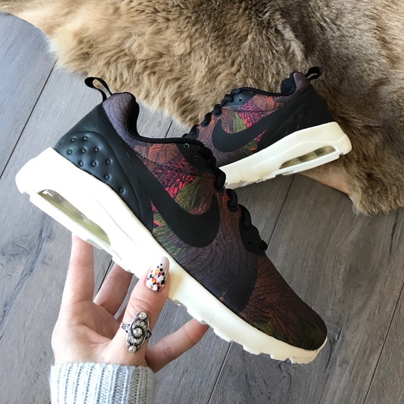 NWT Nike Air Max - Picture 2 of 6