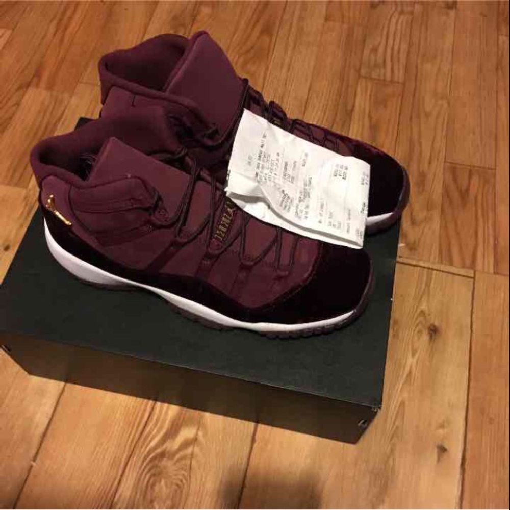 Air Jordan Retro 11 Velvet