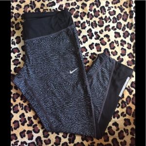 Nike Dri-Fit Capri Yoga Pants - size large