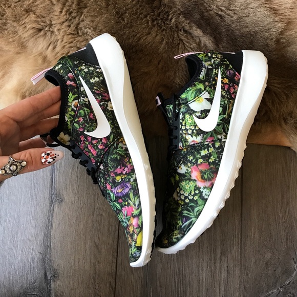 ❄️HP❄️NWT Nike juvenate Floral! Rare!! - Picture 5 of 8