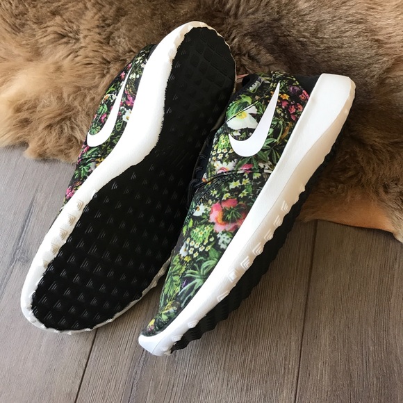 ❄️HP❄️NWT Nike juvenate Floral! Rare!! - Picture 6 of 8