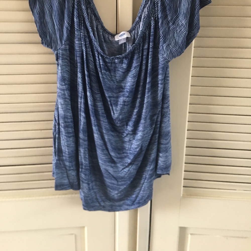 Off the shoulder old navy shirt
