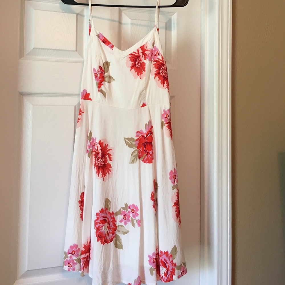 White and pink summer dress