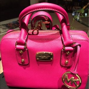 Michael KORS purse with strap
