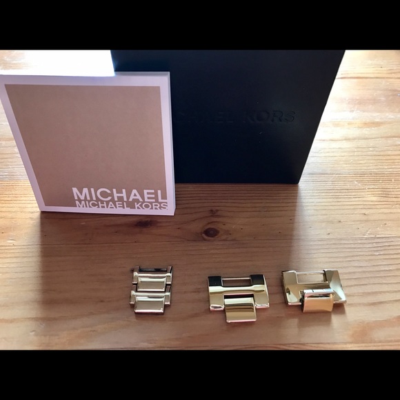 SOLD💥 AUTHENTIC Michael Kors Runway Twist watch - Picture 4 of 7