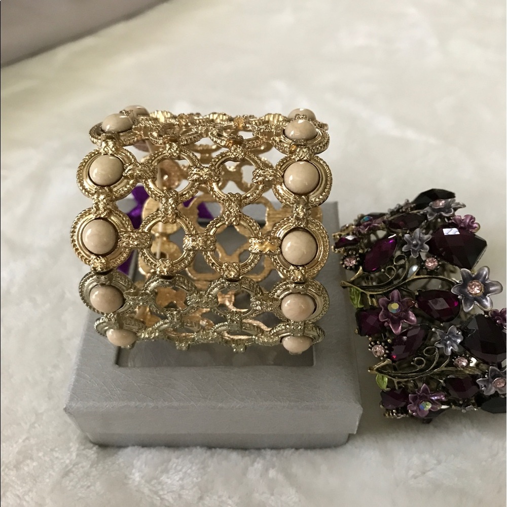 Gold and stone wide stretch bracelet 🌼