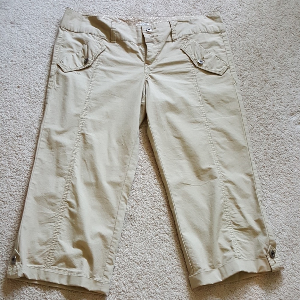 Womens Capri pants