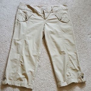 Womens Capri pants