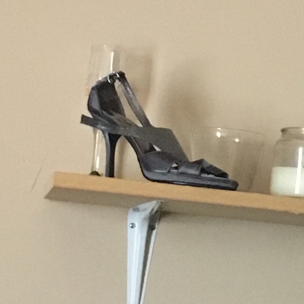 Sliver high heel shoe