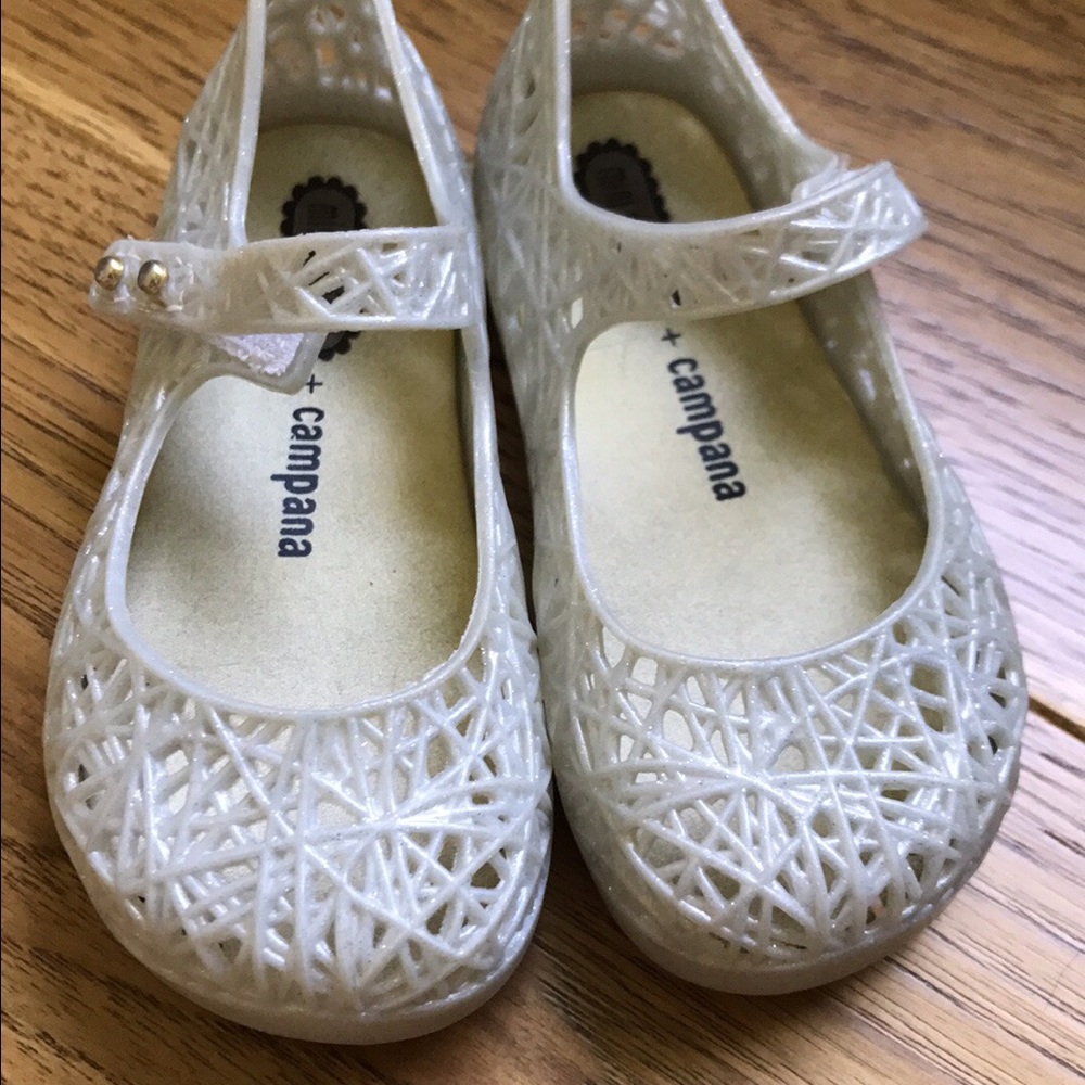 Mini Melissa Sz 7 white zigzags VGUC