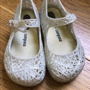 Mini Melissa Sz 7 white zigzags VGUC