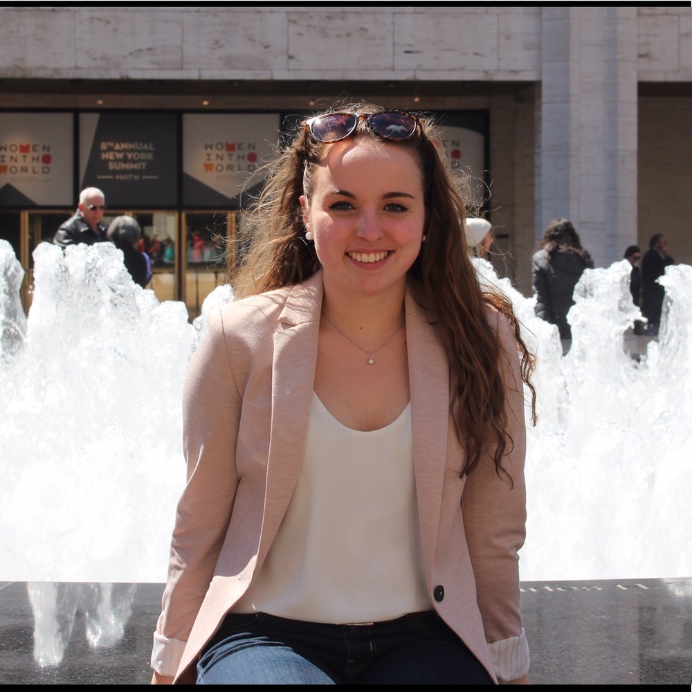 Meet your Posher, Olivia