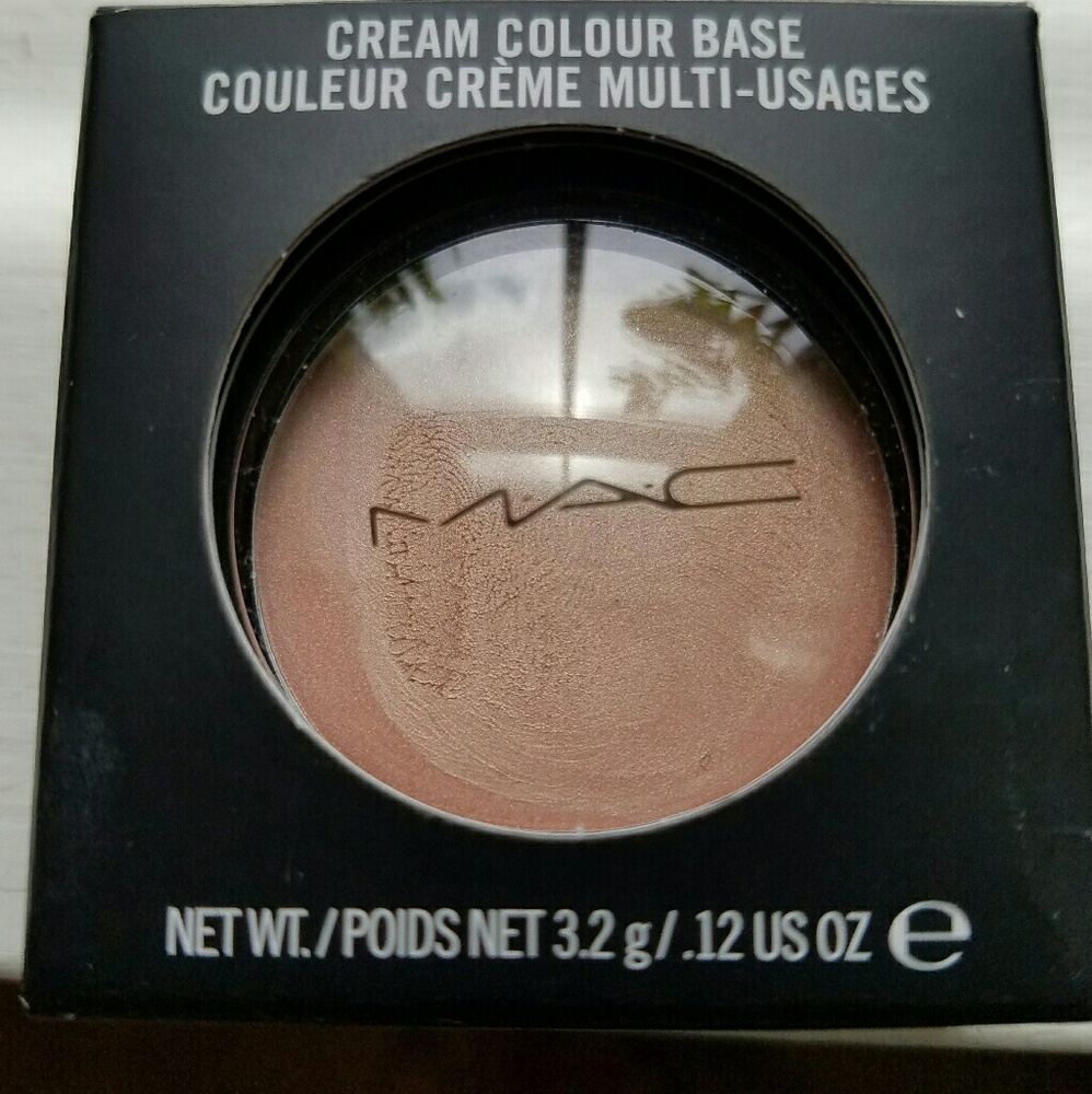 MAC Hush cream colour base