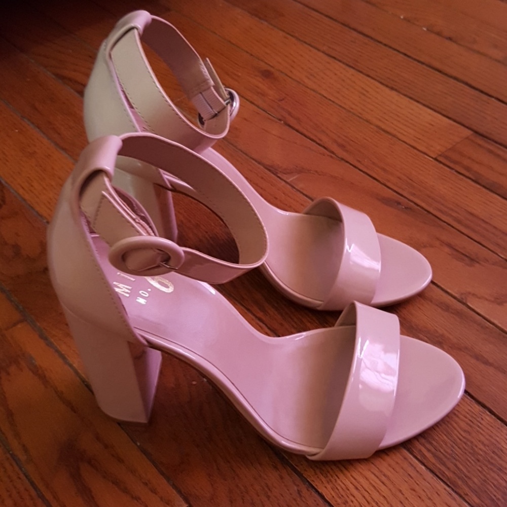 Preowned Natural colored sandal