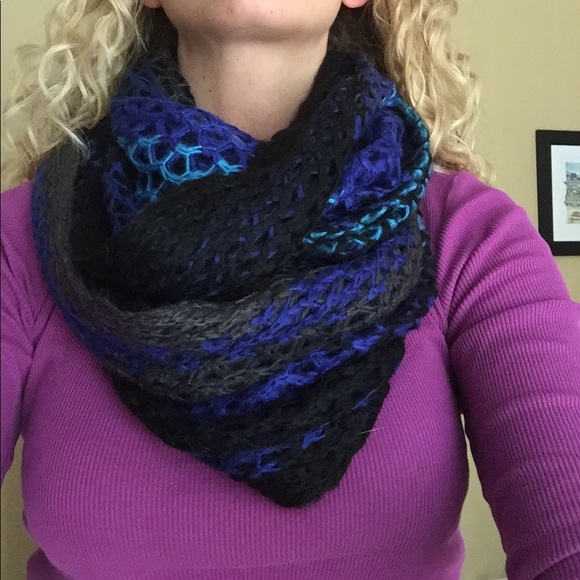 Super soft knit infinity scarf - Picture 2 of 2