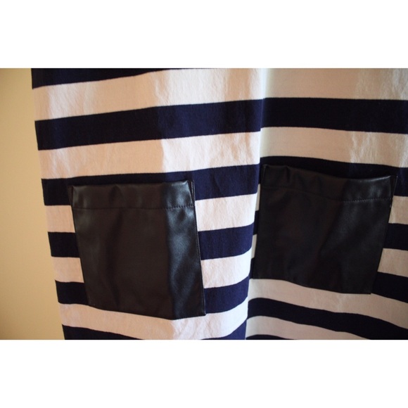 Jcrew size small navy stripped dress with pockets - Picture 2 of 2