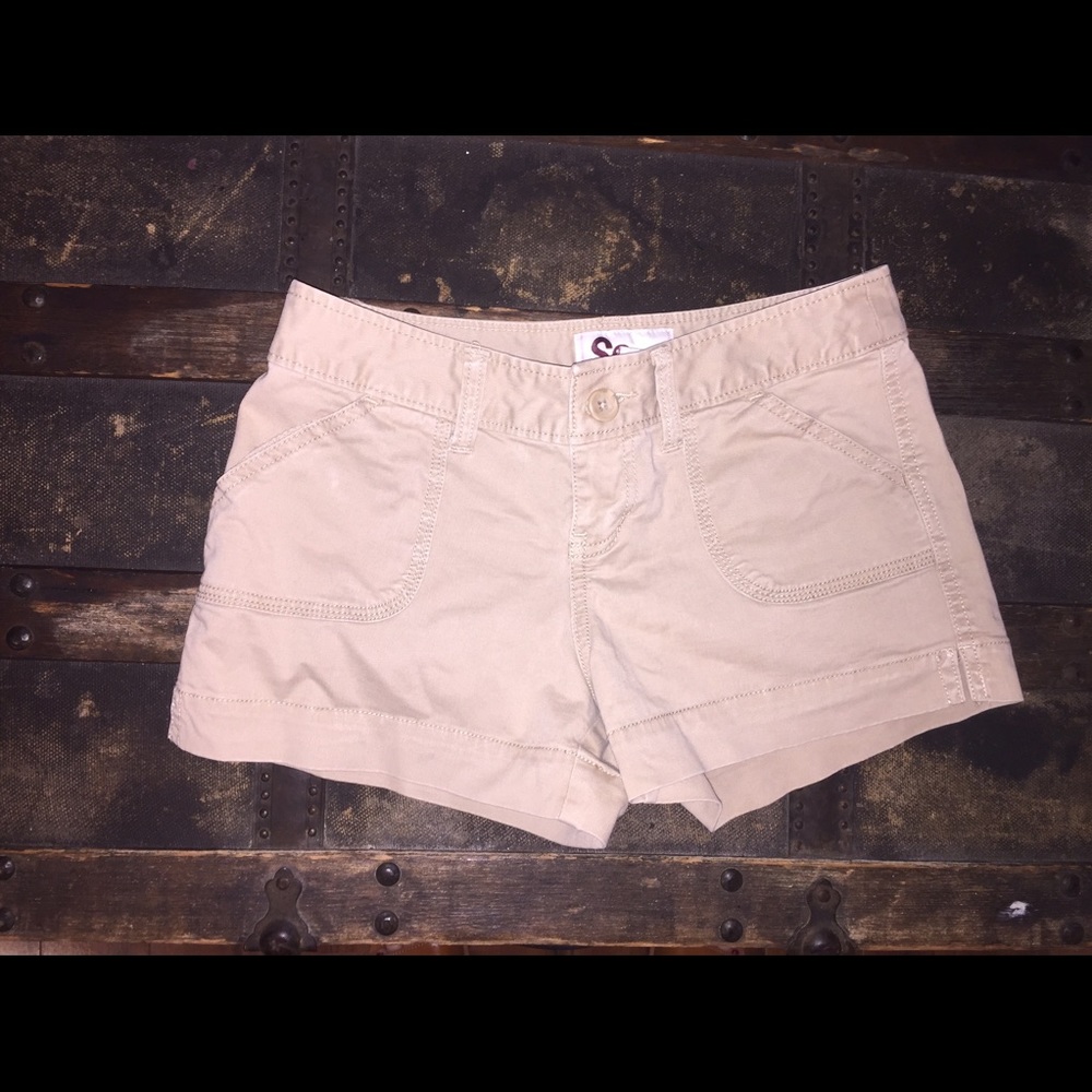 S🌼 Khaki Short Shorts