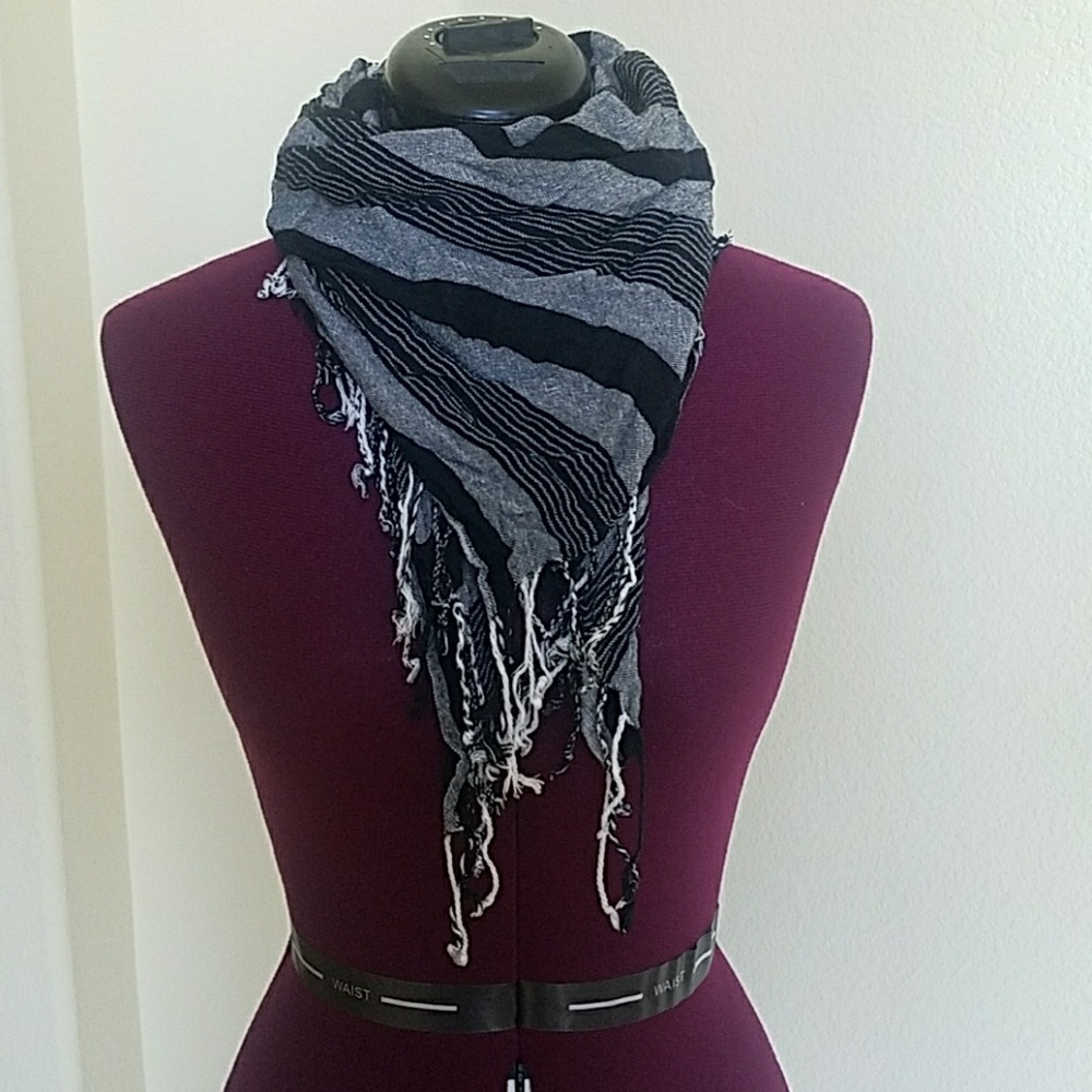 Black and Grey Triangle scarf