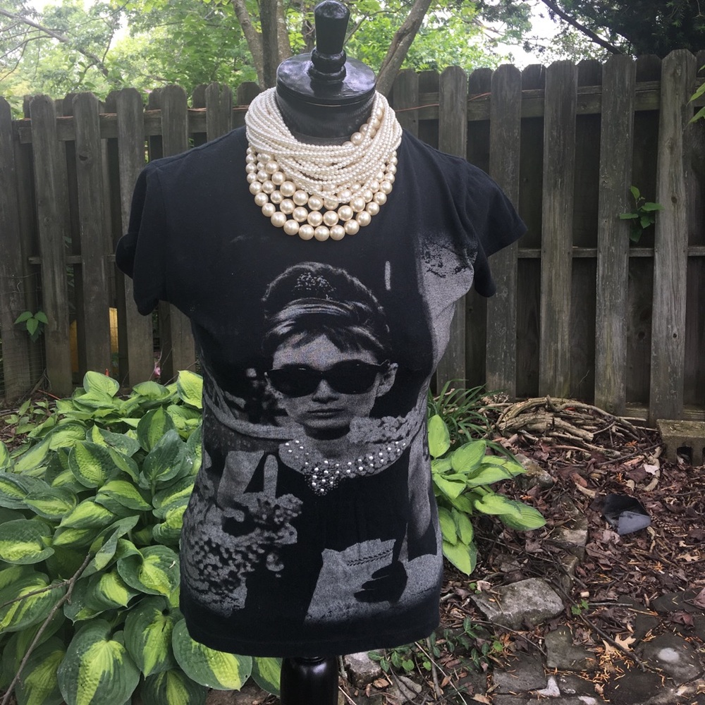 Breakfast at Tiffanys T