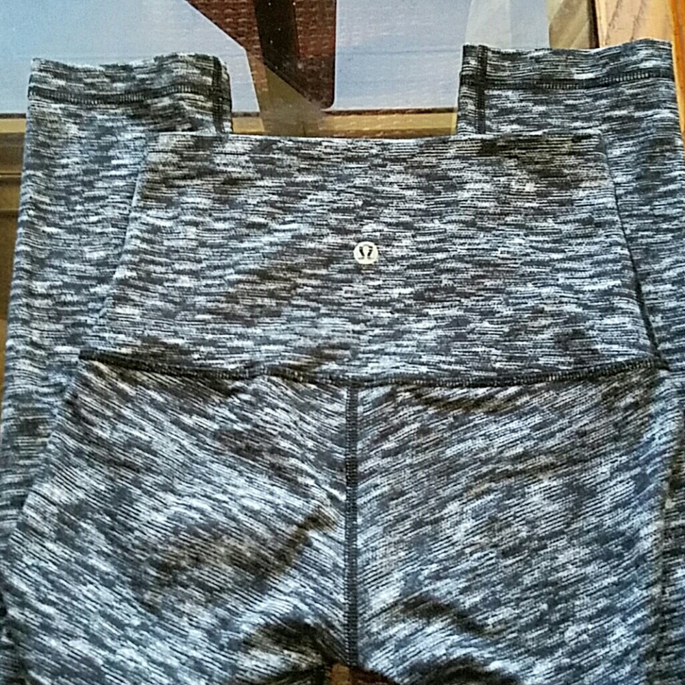 Lululemon size 2