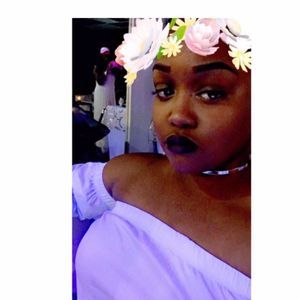 Meet your Posher, Danae