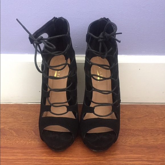 Size9 Black Tie Up Heels - Picture 2 of 4