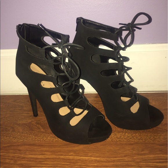 Size9 Black Tie Up Heels - Picture 3 of 4