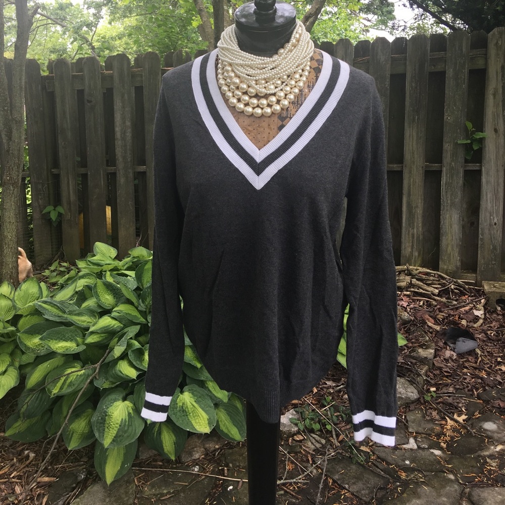 Old Navy lightweight V-neck sweater