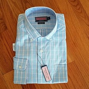 Vineyard Vines Men's long sleeve shirt.