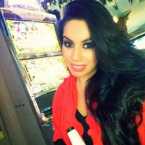 Meet your Posher, Anaeis