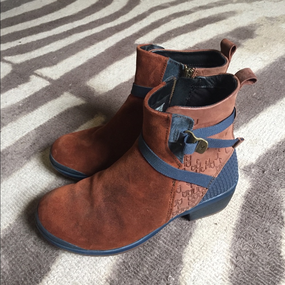 Keen ankle boots
