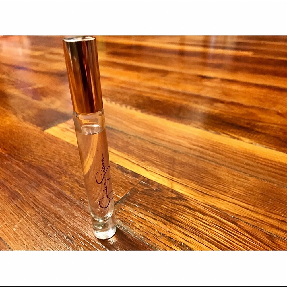 ✨Jessica Simpson Rollerball Signature Perfume✨