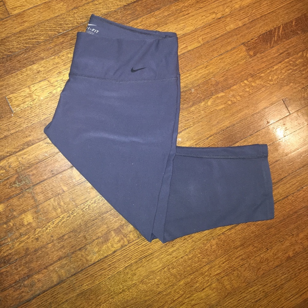 Nike dri fit cropped leggings