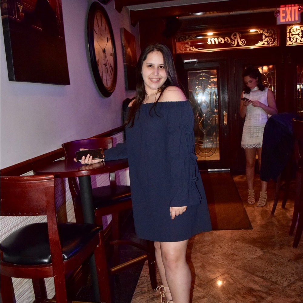 Meet your Posher, Monica