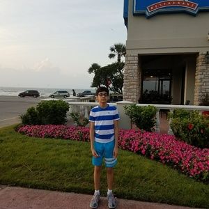 Meet your Posher, Cesar