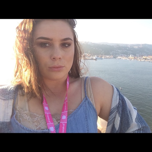 Meet your Posher, Emily - Picture 1 of 1